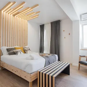 Airport Suites Appartamento Lisbona